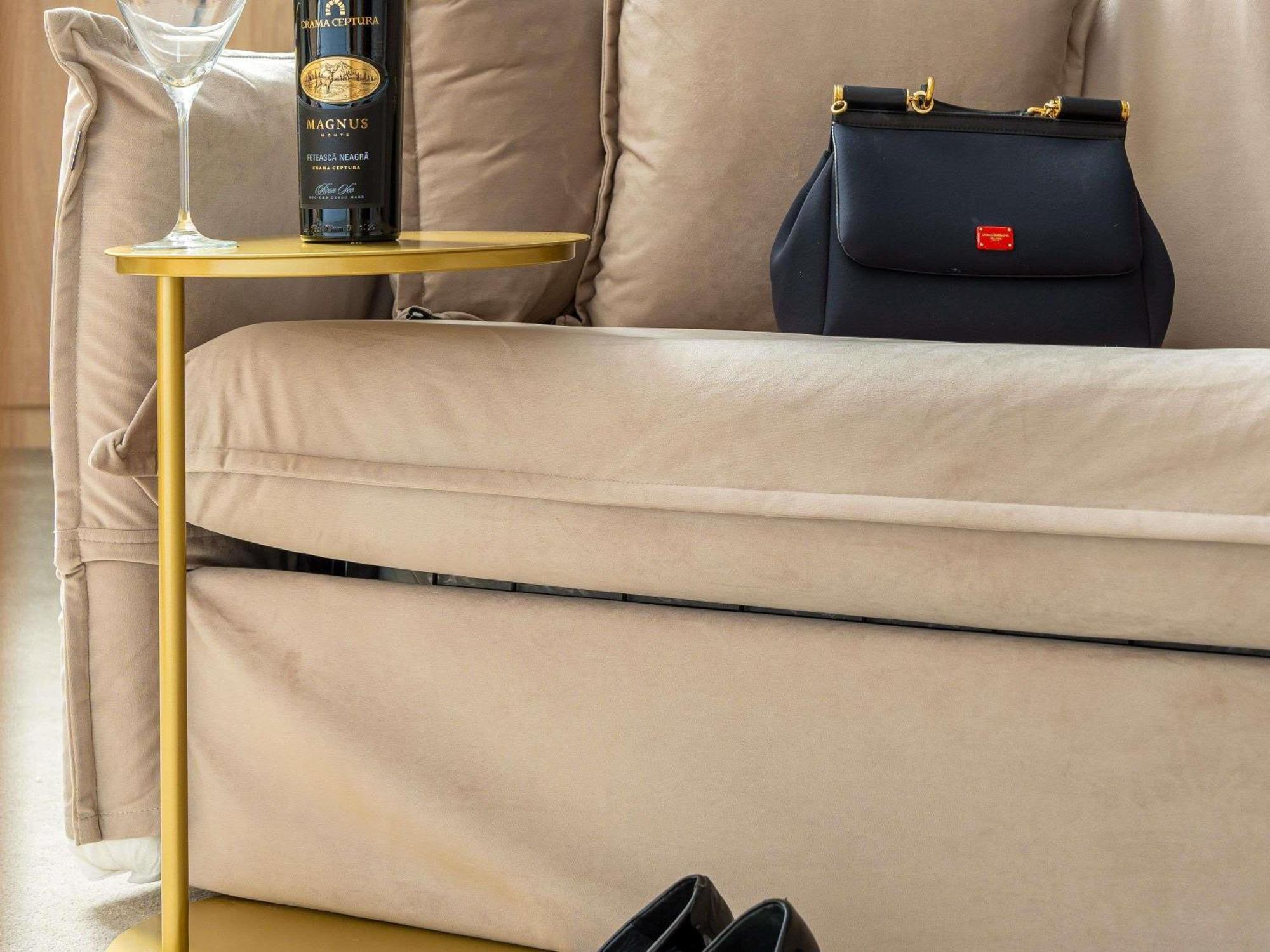 Junior Suite Sofa,1718625404:JPEG
