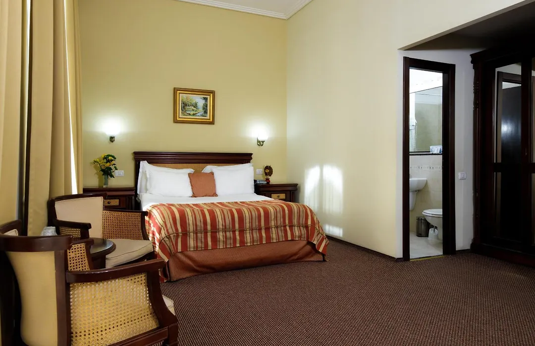 Atrium Hotel Ateneu City Center-1