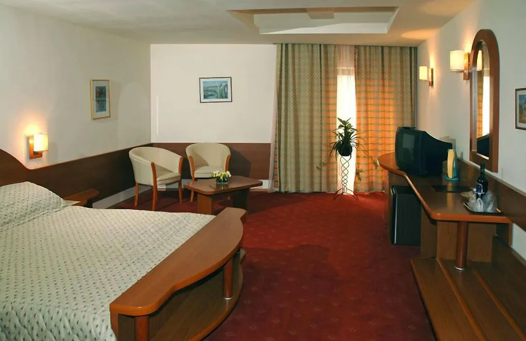 Hotel Irisa-1