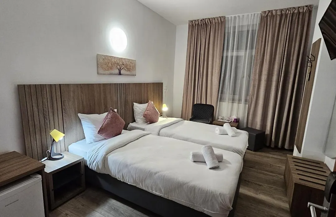 Hotel Sir Lujerului-1