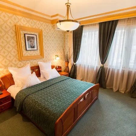Bucharest Comfort Suites Hotel-2