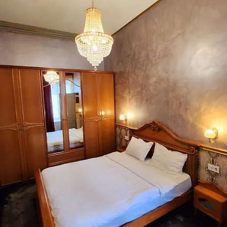 Nf Palace Old City Bucharest-2
