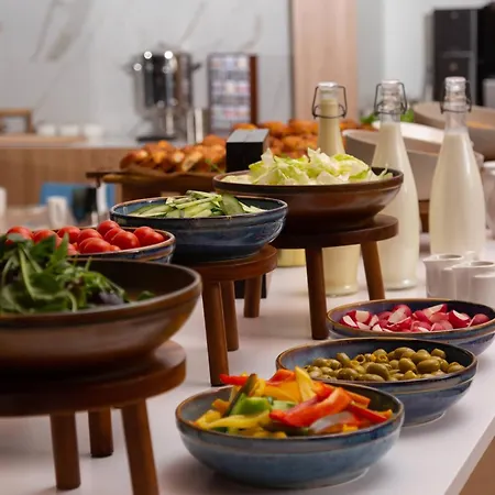 Courtyard By Marriott Bucharest Floreasca-2