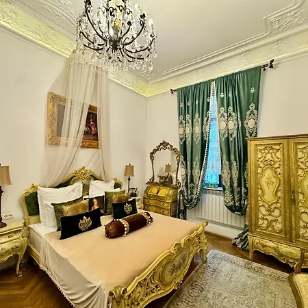 Conacul Coroanei Luxury Boutique-2